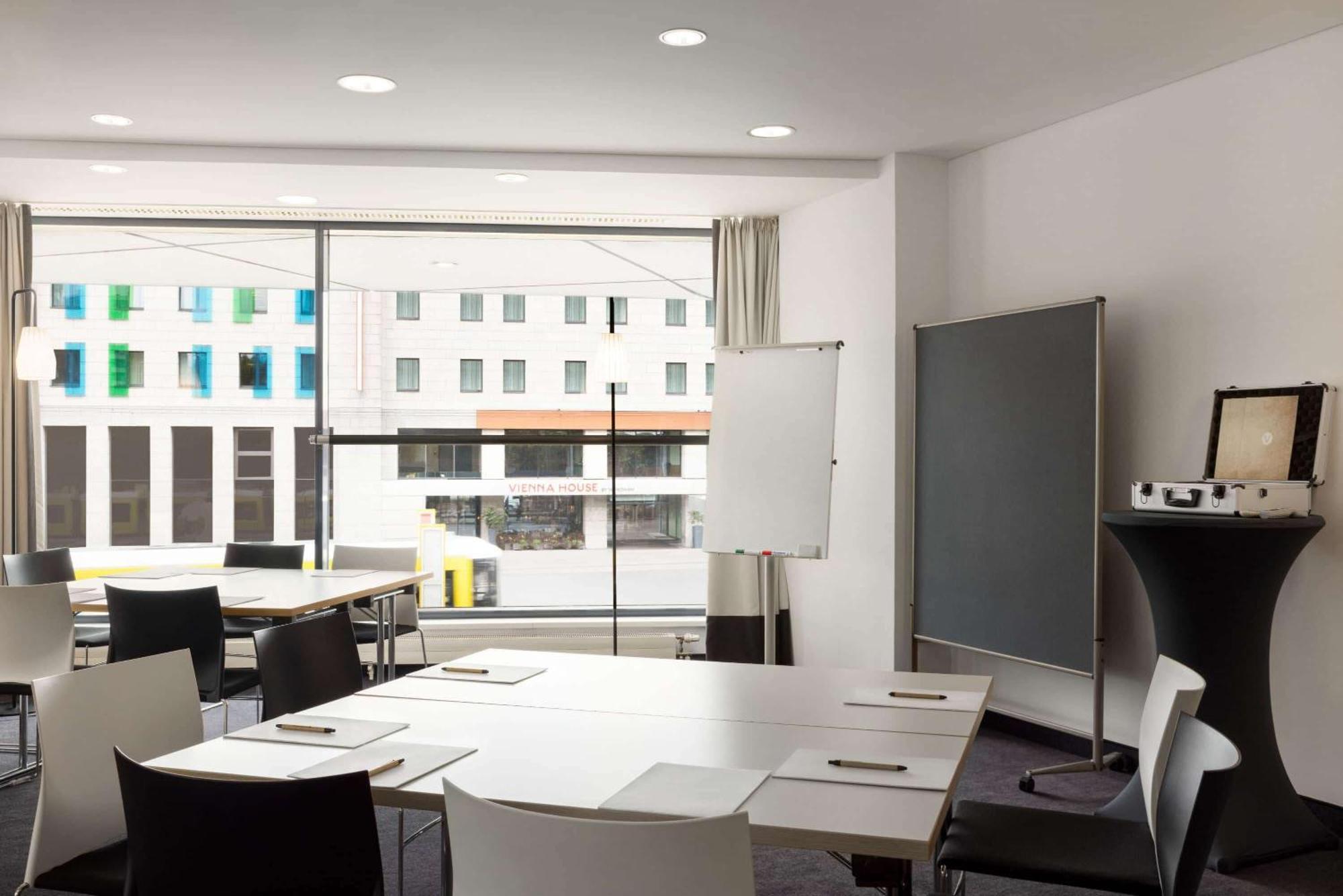 Vienna House Easy By Wyndham Berlin Prenzlauer Berg Hotel Екстериор снимка